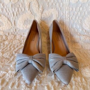 Journee Collection Light Gray Pointed-Toe Kitten Heel with Bow #505